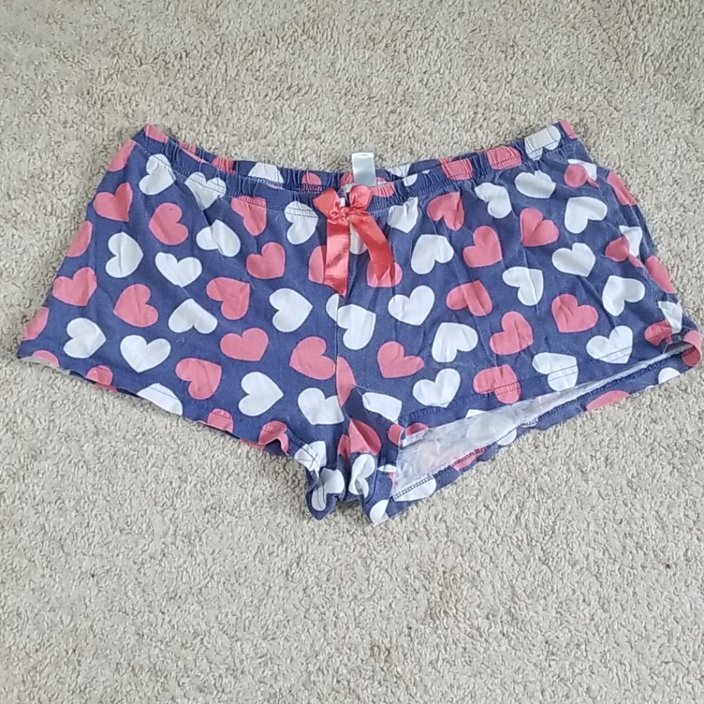 Heart print pajama shorts